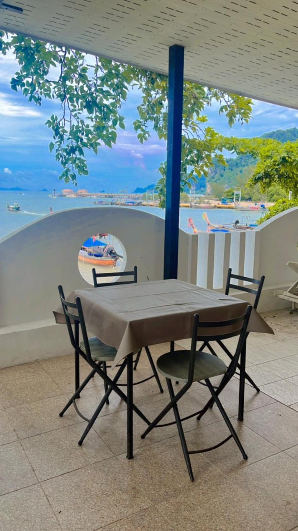 Hotel Chom By The Sea Ao Nam Mao Zewnętrze zdjęcie